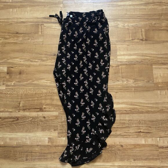 SUSINA 2X Black Floral Pull On Elastic Waist Ruffle Leg Crop Coquette Fairy Pant - Picture 10 of 16